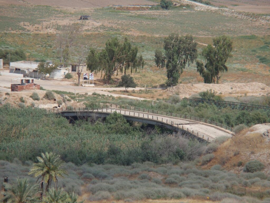 1280px גשר אדם