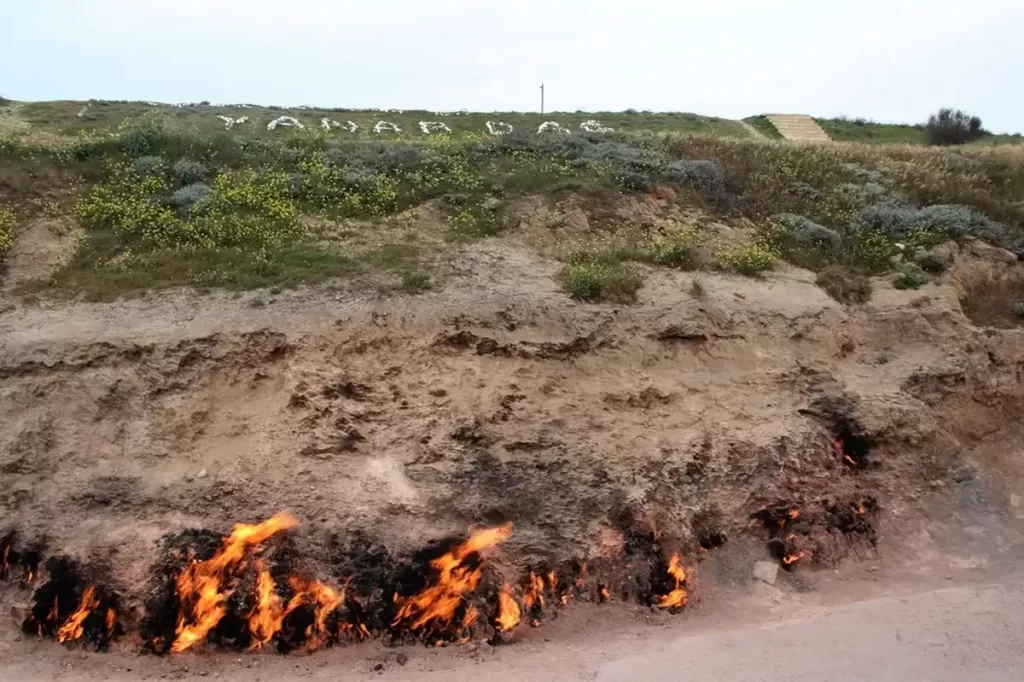 13. YanarDag near Baku copy